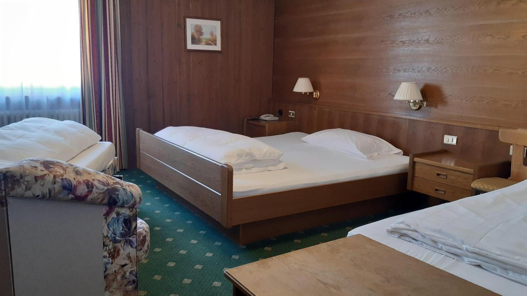 Hotel Serena Badia  Buitenkant foto