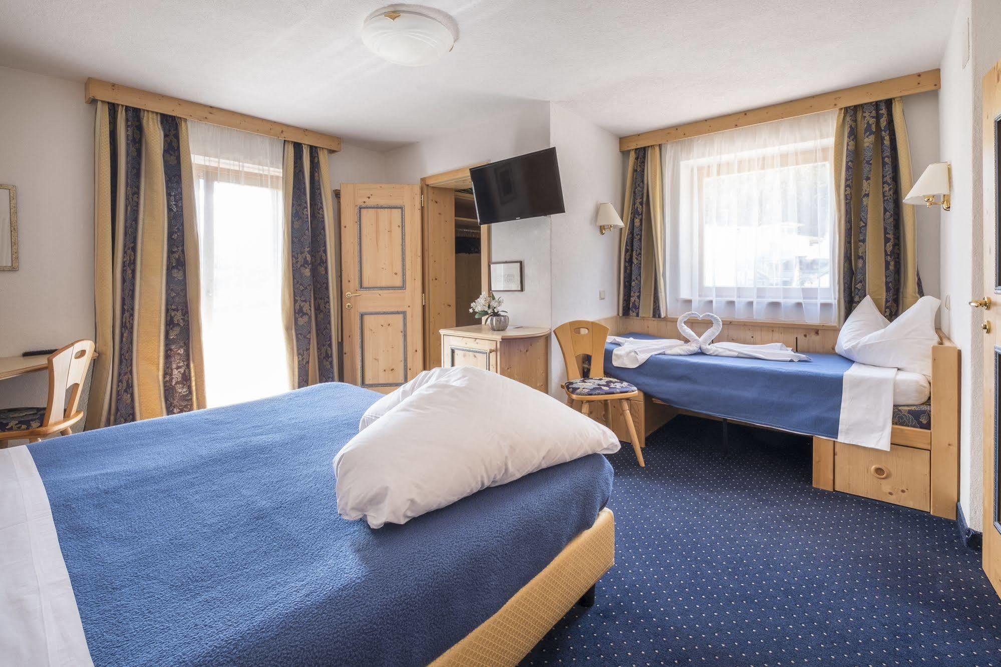 Hotel Serena Badia  Buitenkant foto